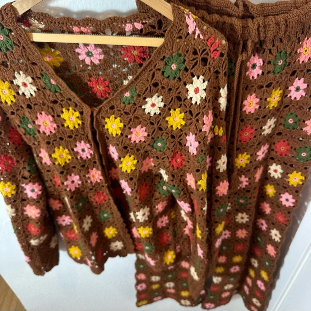 Vintage Brown Floral Crochet Sweater Set - Picture 5 of 16